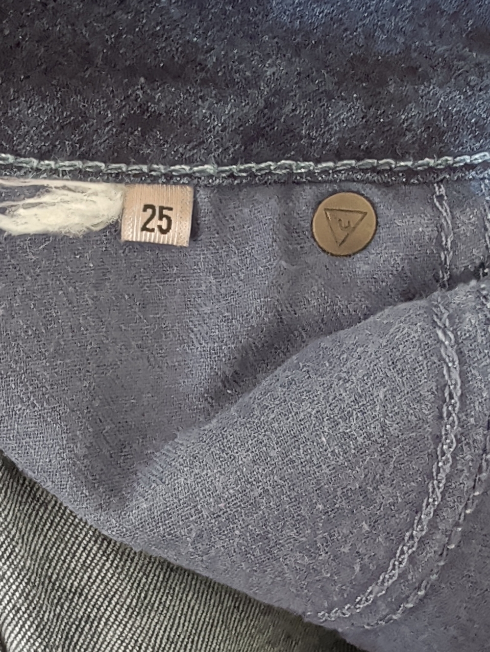 Guess Blue Skinny Jeans with Painted Pink Flowers Size 25 - Picture 11 of 12